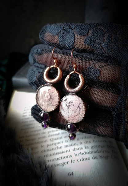 Boucles d'oreilles witchy violette avec améthystes et cuivre 