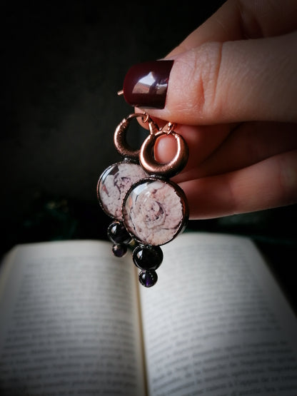 Boucles d'oreilles witchy violette avec améthystes et cuivre 