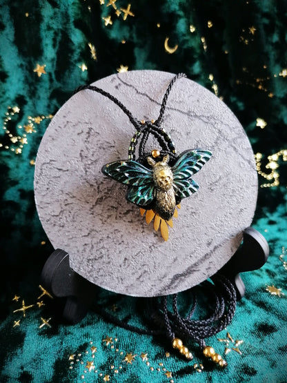 Manor moth - Pendentif