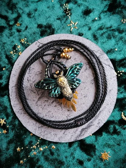 Manor moth - Pendentif