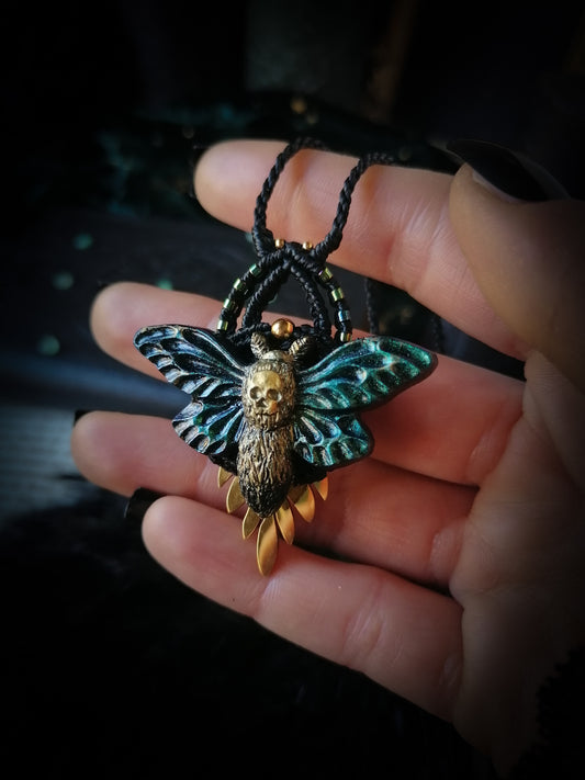 Manor moth - Pendant