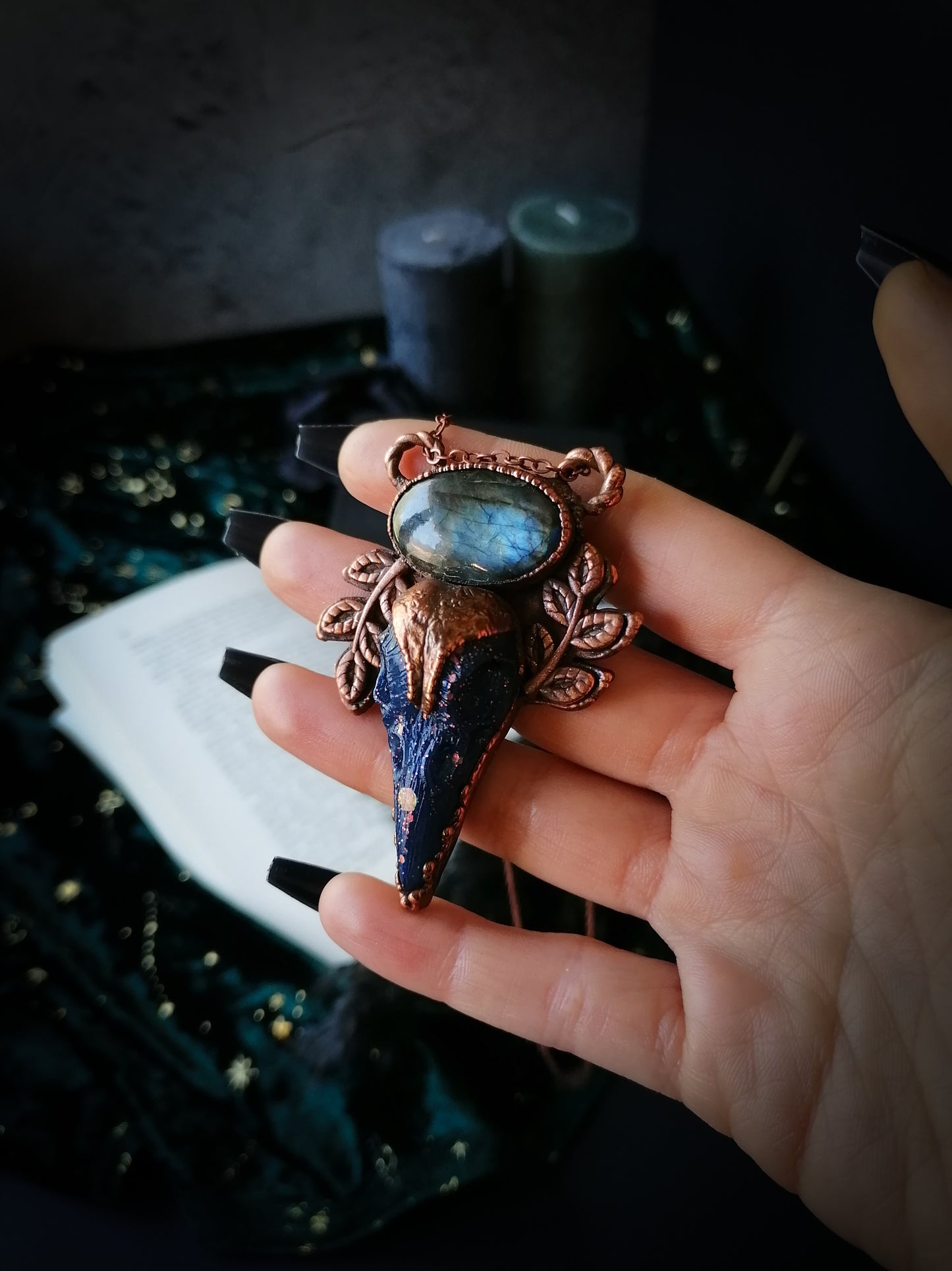 Bluebell - Coven of ravens - Pendentif en cuivre et labradorite