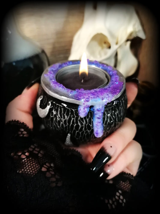 Purple magic cauldron - Candle holder